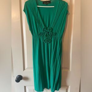 Green summer dress by Blue Rain size Medium V neck cut 100% Rayon comfortable